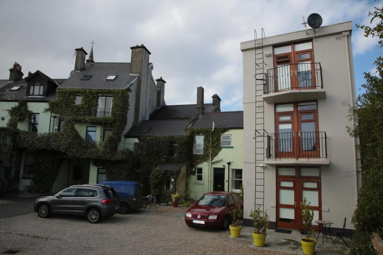 Crescent Close 3* Galway