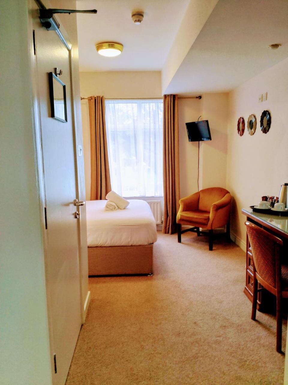 Hotel Thirteen On The Green - Eyre Square 3*