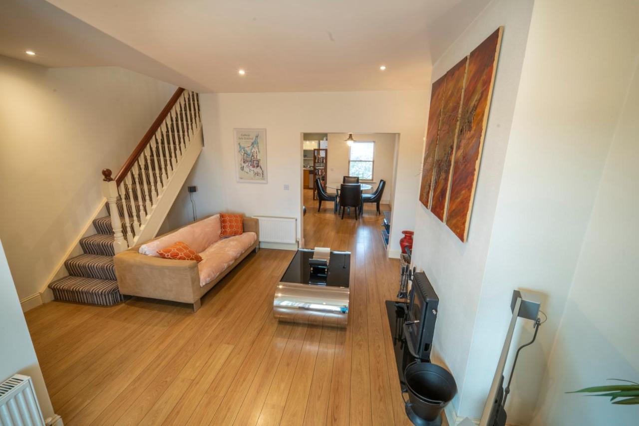 Stylish, Spacious 3 Bedroom Townhouse