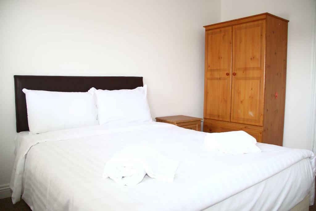 Munster Avenue Townhouse Apartment