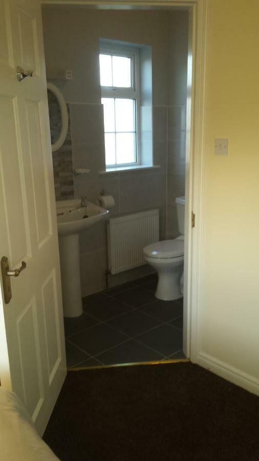 Cloonboo With Tours Sleeps 12 Galway