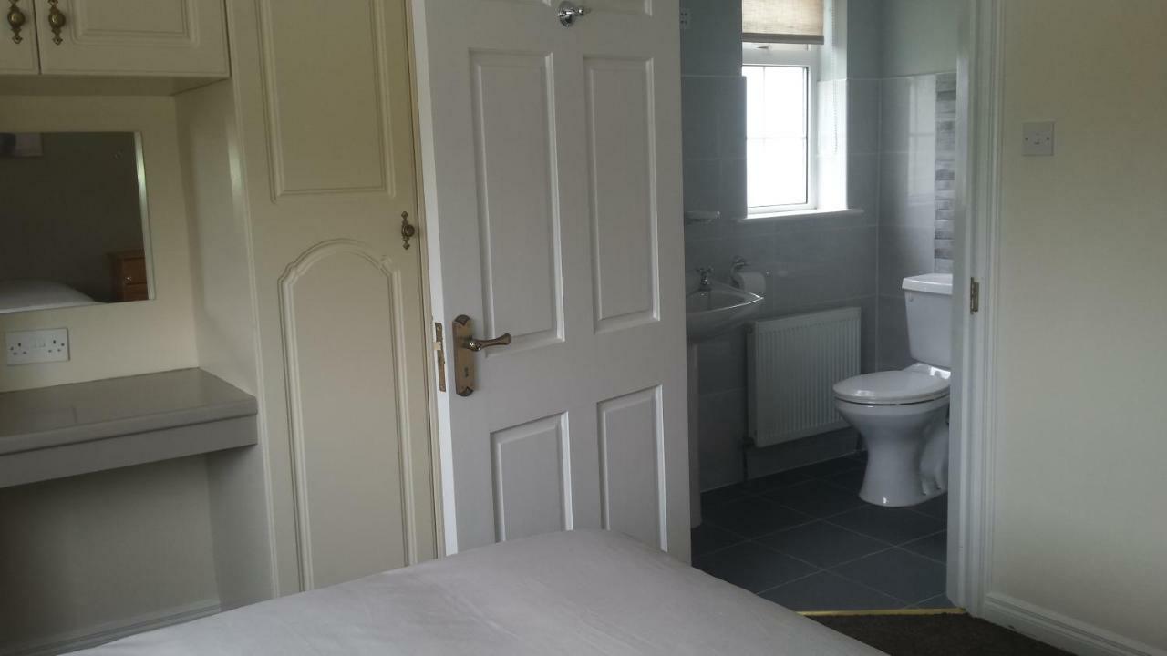 Cloonboo With Tours Sleeps 12 * Galway