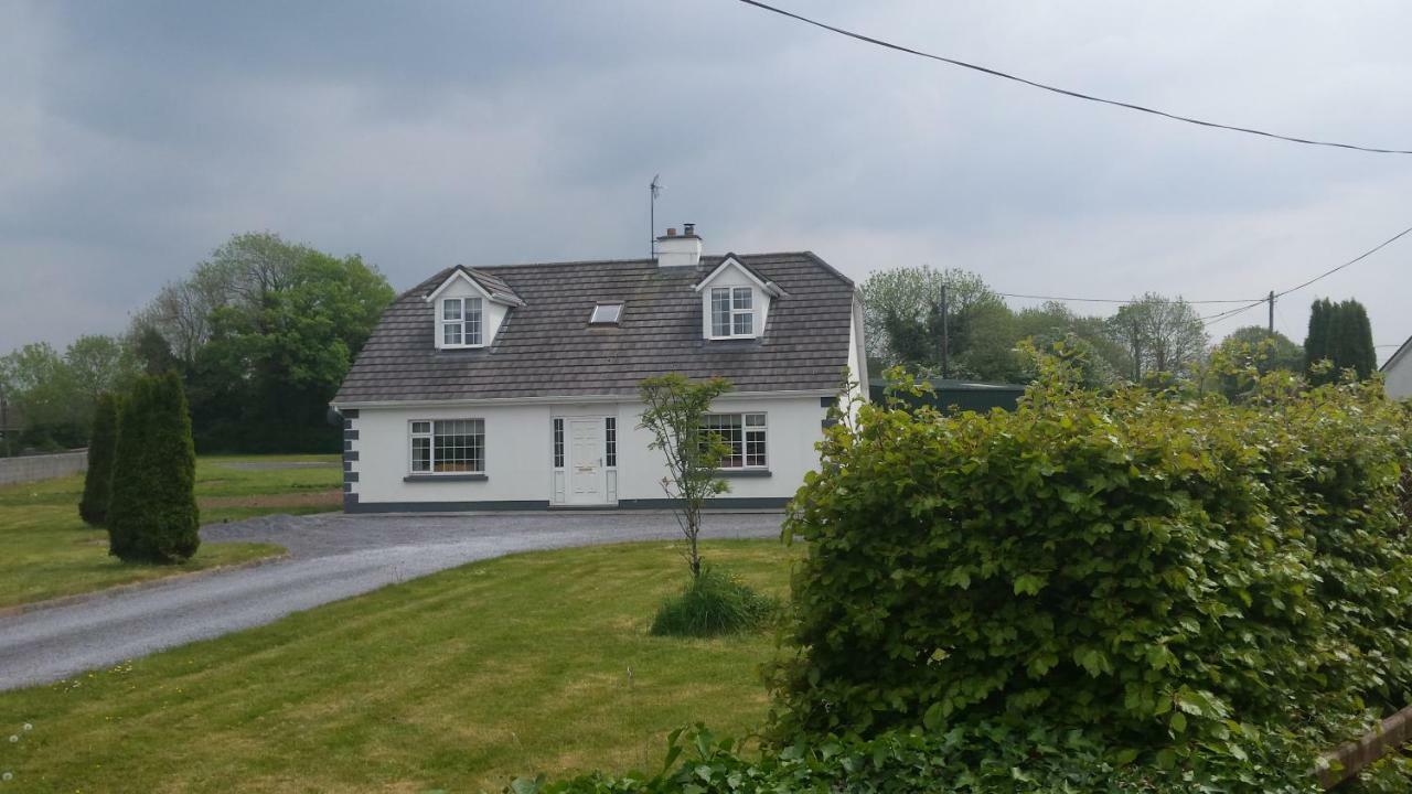 Holiday home Cloonboo With Tours Sleeps 12 *