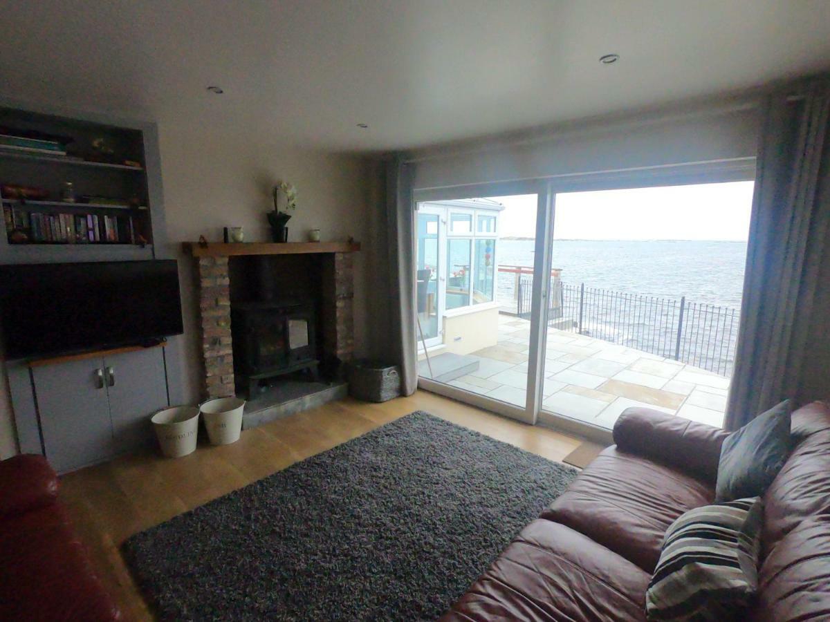 Waters Edge Holiday home *