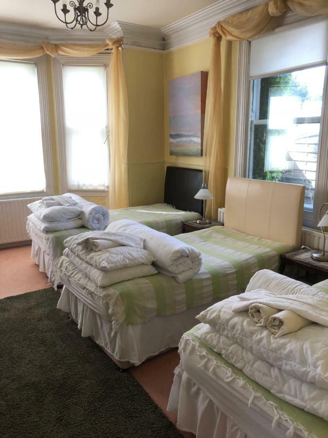 Manor Banba House Sleeps 2-26 Holiday home Galway