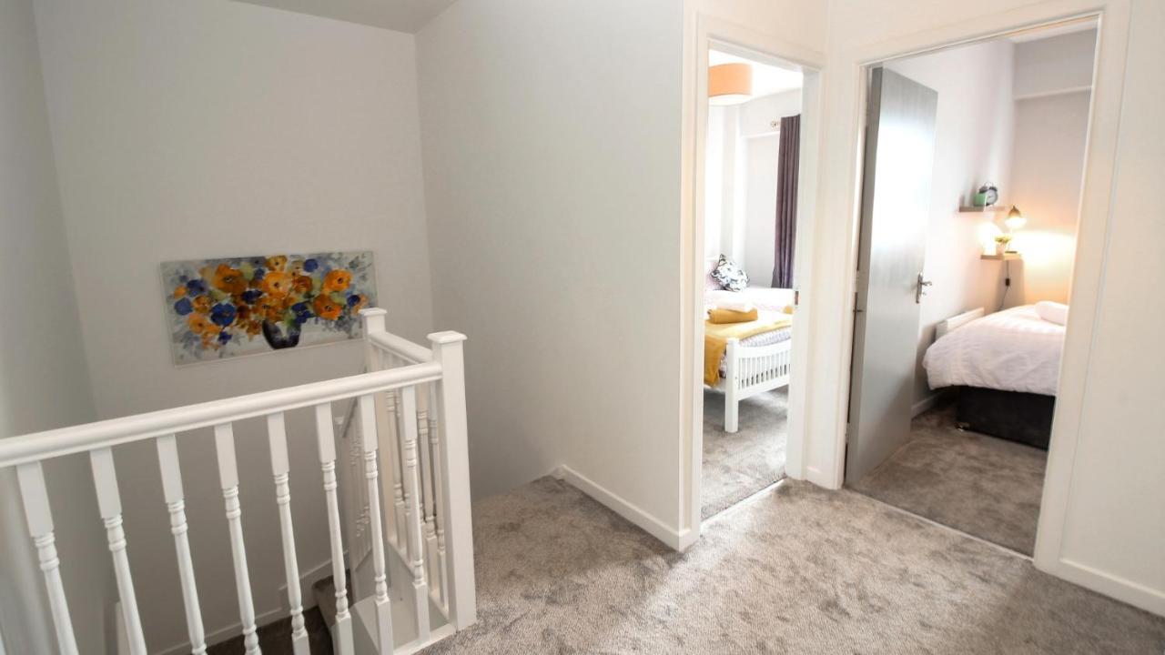 Designer Waterfront 3 Bedroom Exec Apartment Galway
