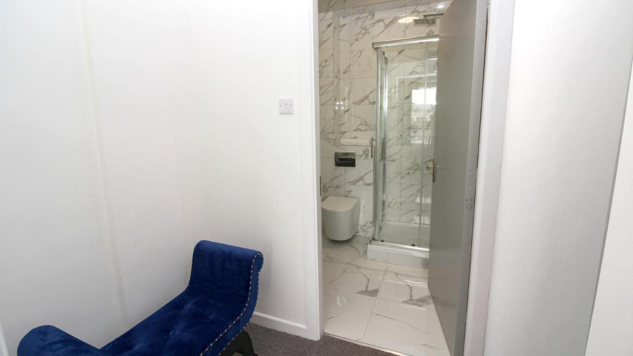 Designer Waterfront 3 Bedroom Exec