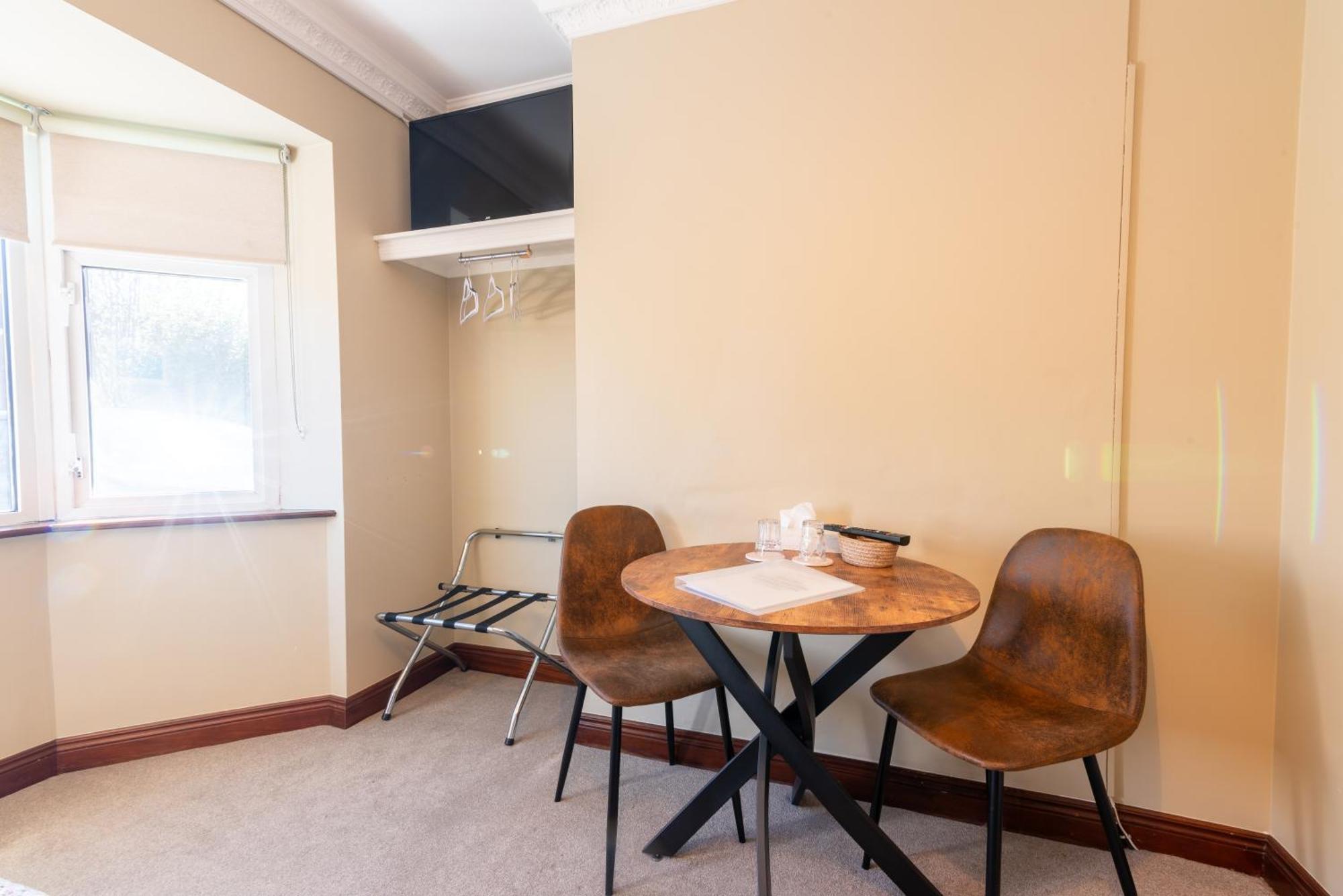 Guest house Avalon House