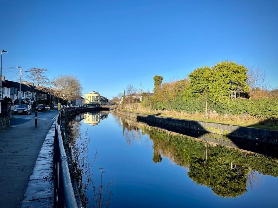 At Granny's, 4 Bed Terrace On Iconic Canal Apartment Galway