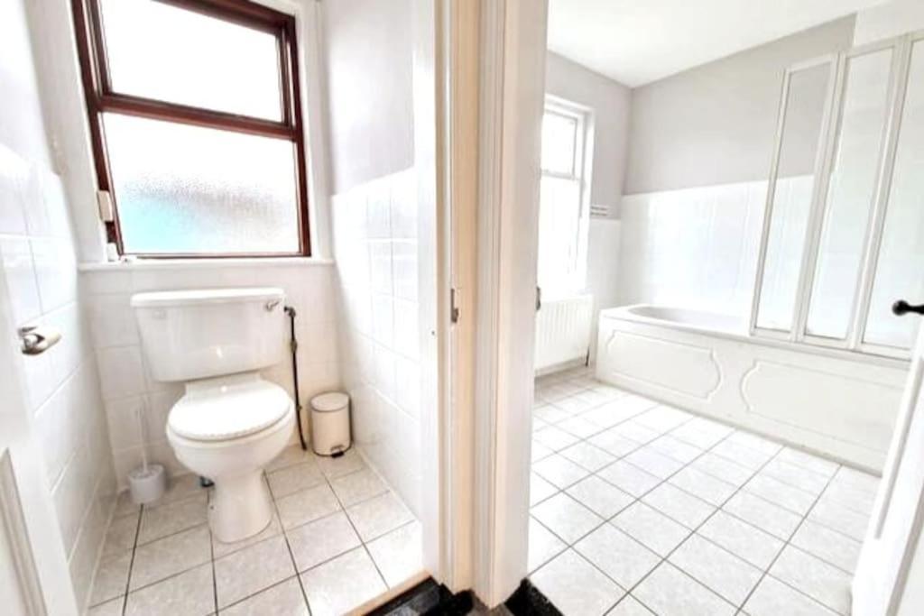 At Granny's, 4 Bed Terrace On Iconic Canal * Galway