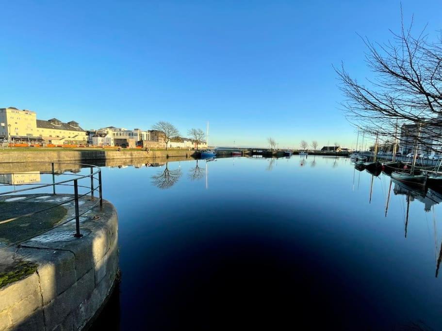 At Granny's, 4 Bed Terrace On Iconic Canal Apartment Galway