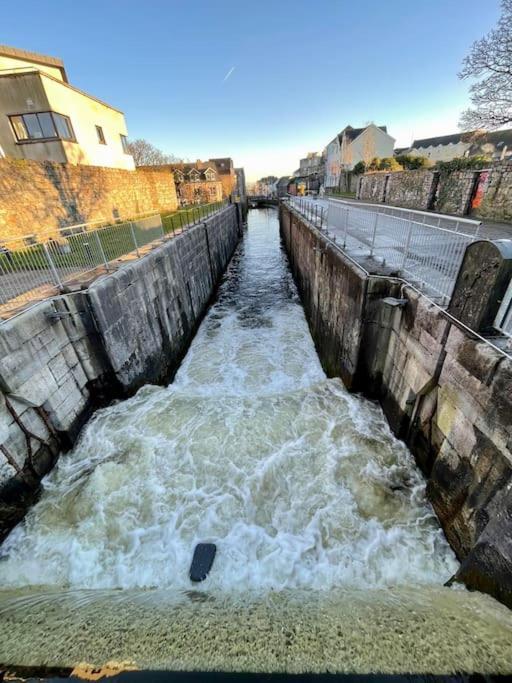 At Granny's, 4 Bed Terrace On Iconic Canal * Galway