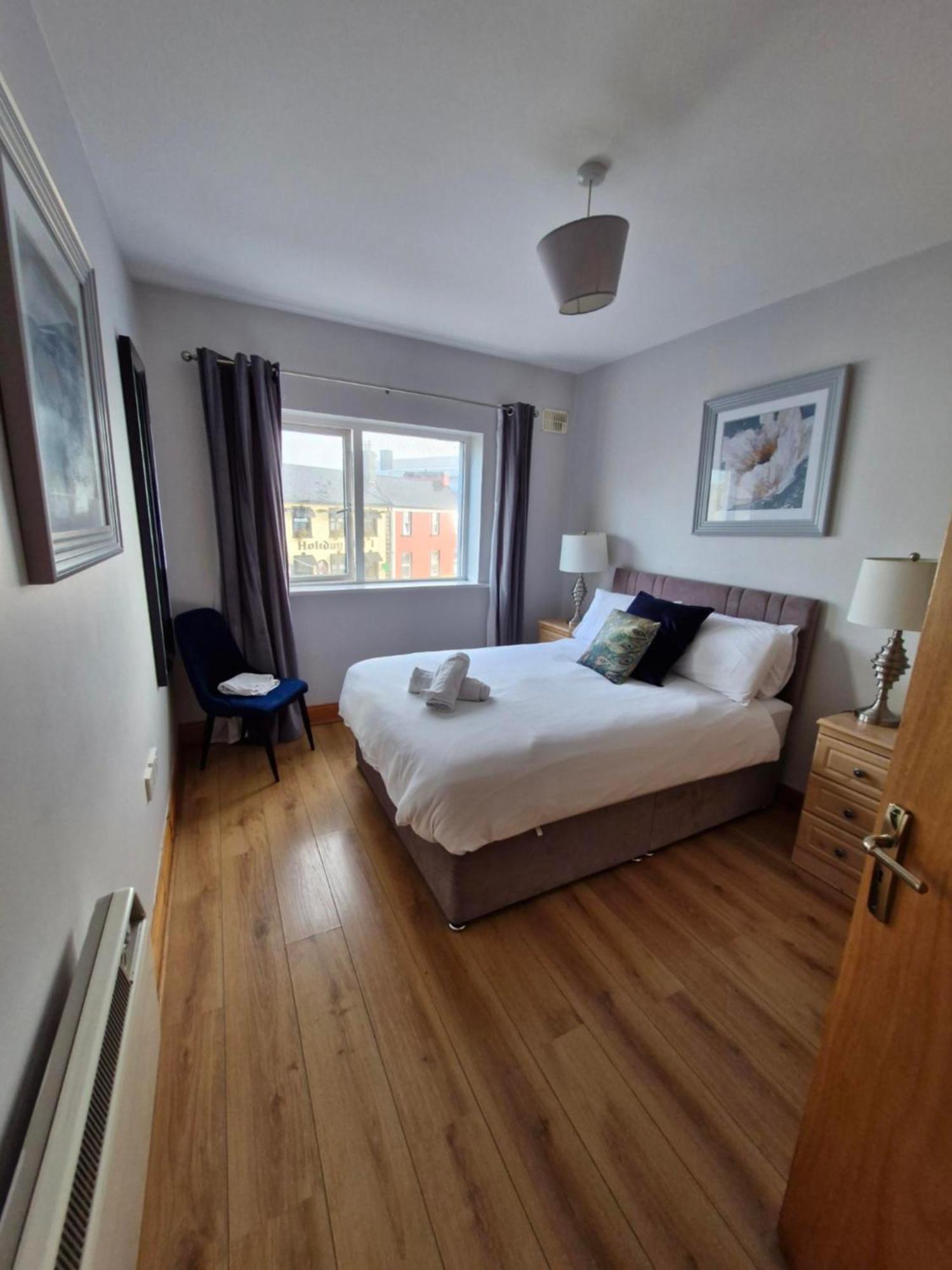 Cosy Beachfront In Salthill * Galway