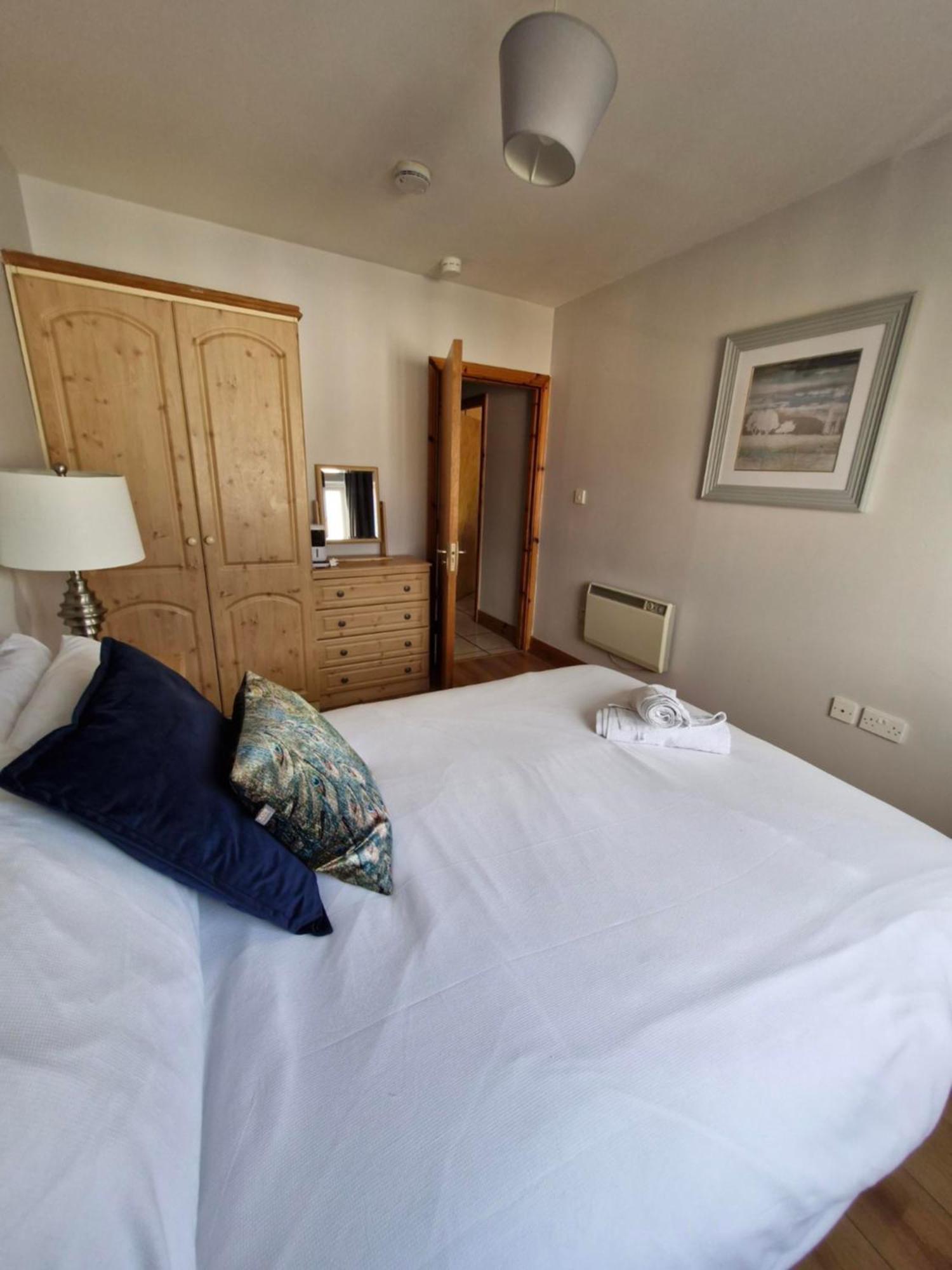 Cosy Beachfront In Salthill Apartment
