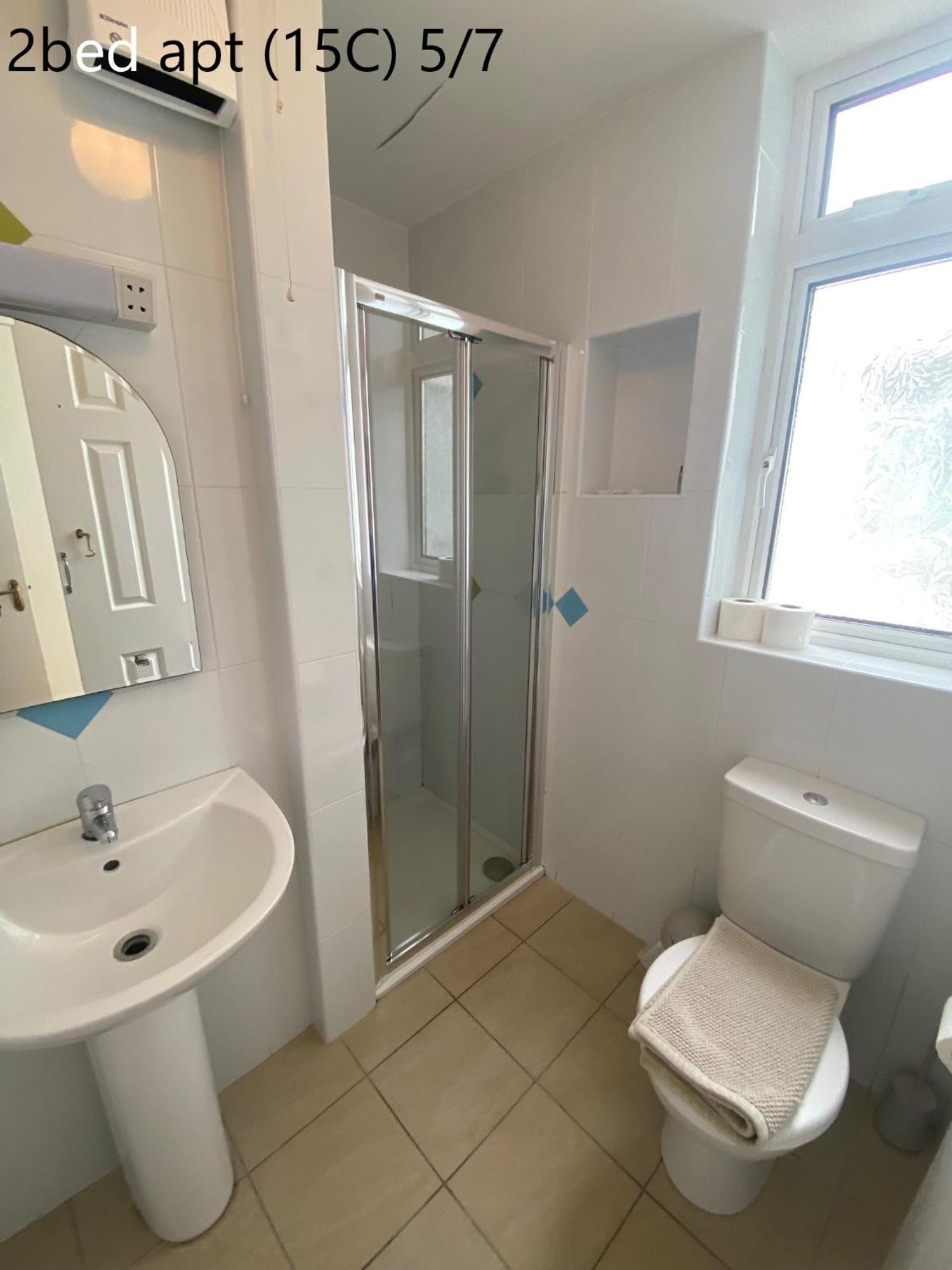 Crescent Close Apartment *