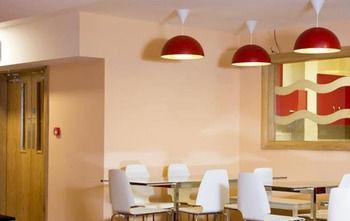 Hostel Savoy Centre *