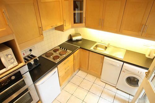 Apartment Crescent Close