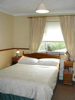 Ross House 3*
