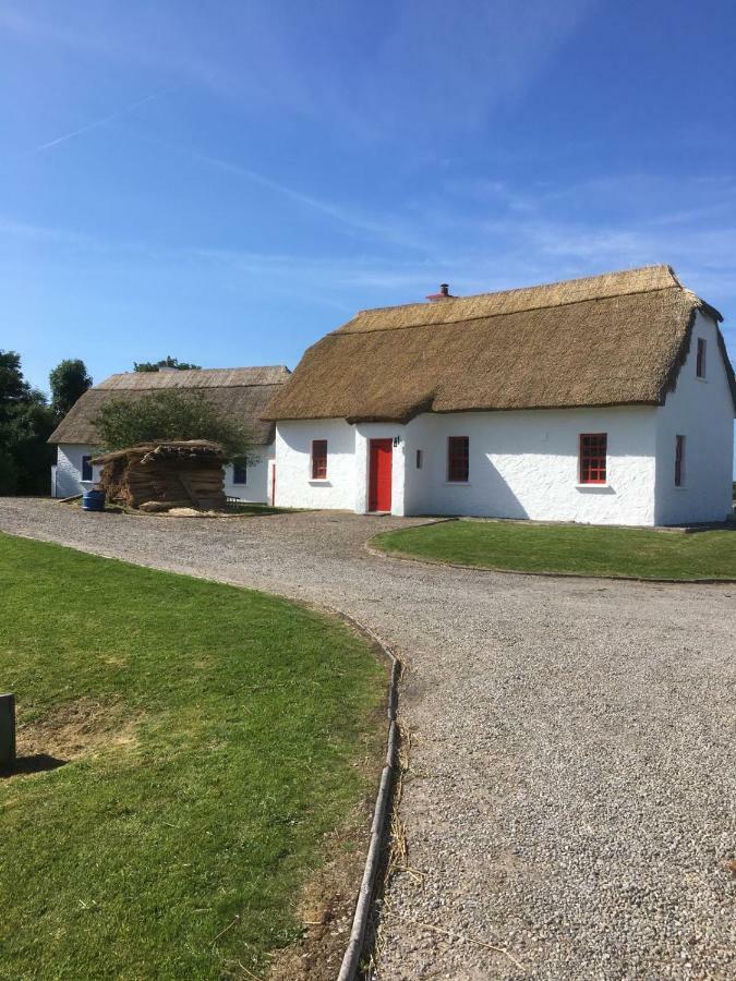 Dunguaire Thatched Holiday home Galway